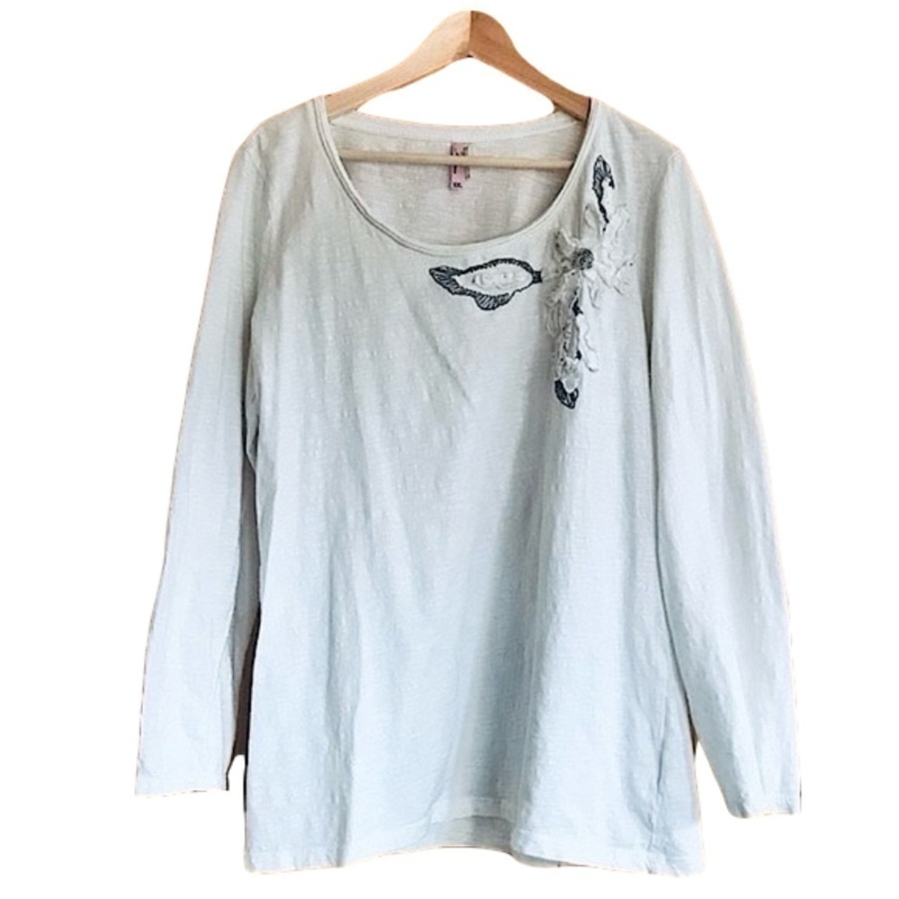 Kiara Floral appliqué embroidered scoop neck top size XXL